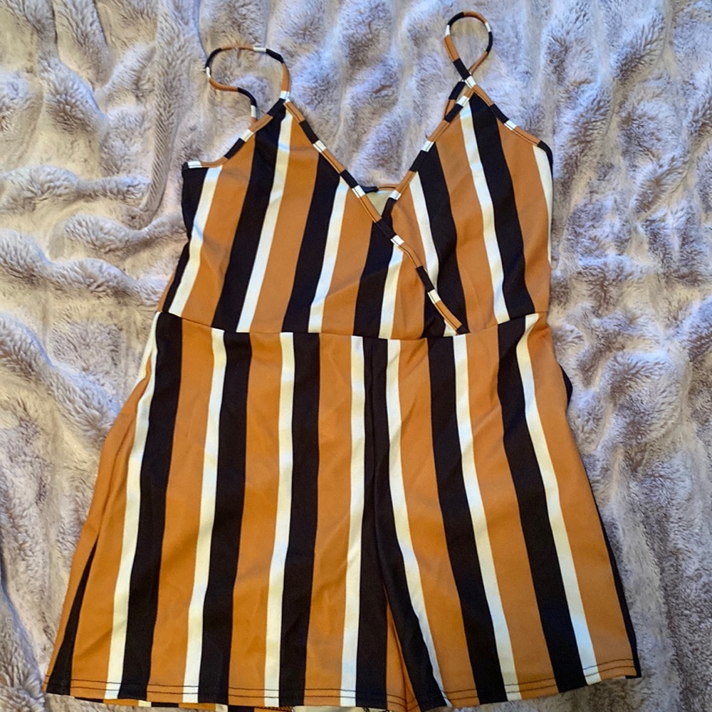 Missguided striped romper size 8 NWT